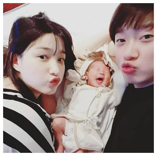 韩国产后胖妈妈视频,展现惊人蜕变！